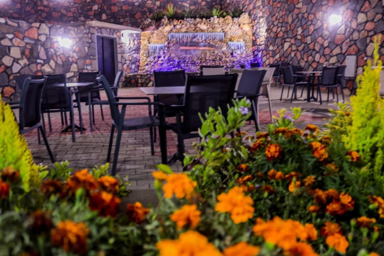 Hotel Les Truites Imouzzer du Kandar Экстерьер фото
