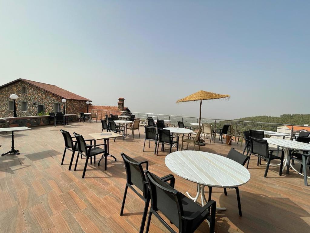 Hotel Les Truites Imouzzer du Kandar Экстерьер фото